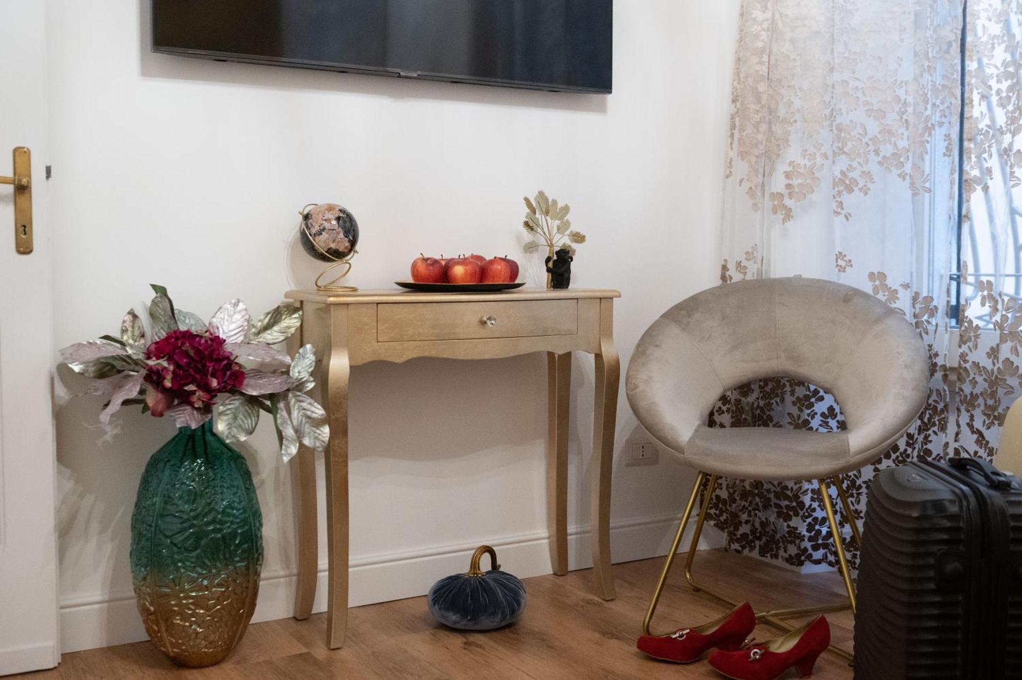 Pantheon Charming Accommodation โรม ภายนอก รูปภาพ